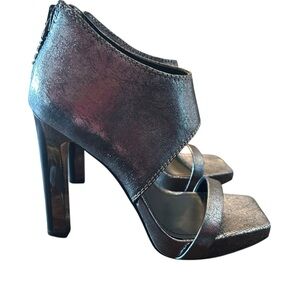 DKNY Dava Ankle Strap Cuff Leather High Heel Dress Sandals Gunmetal NEW 5.5